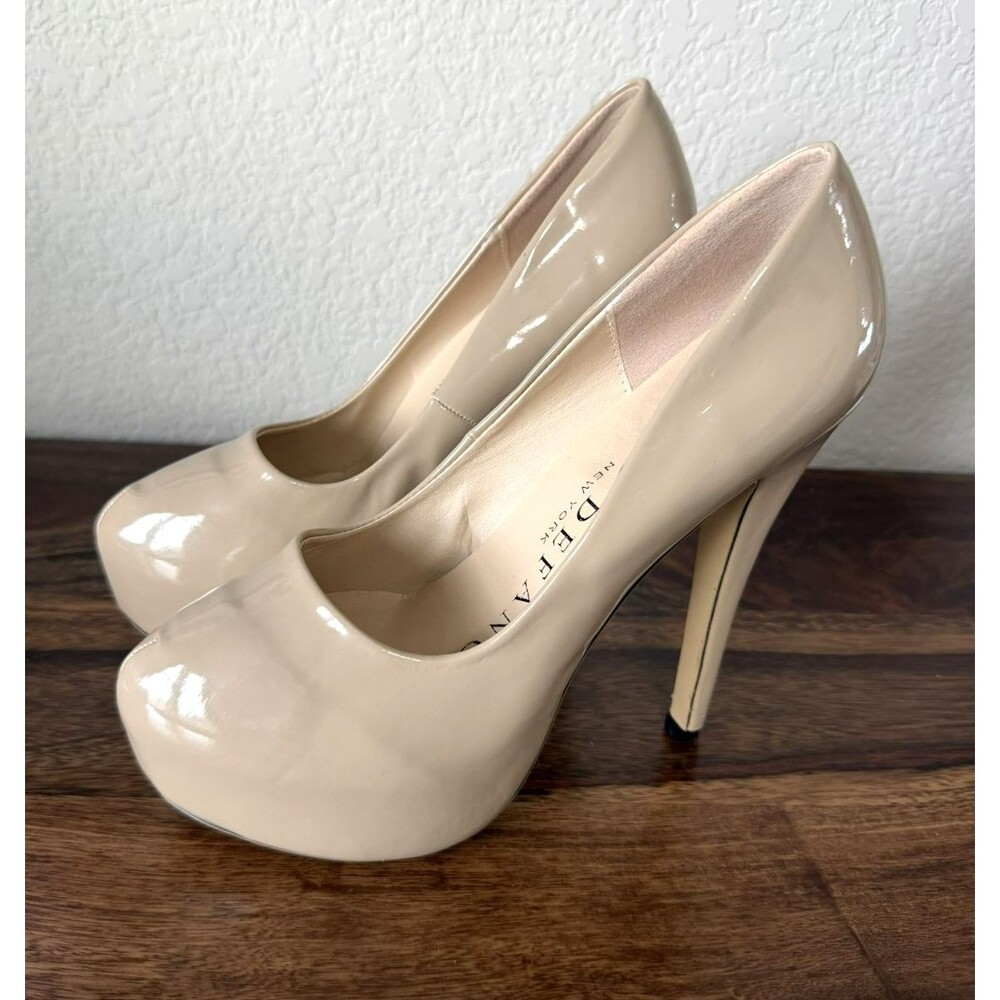 Marc Defang Platform Nude Beige 5" heel Size 38/ 7 closed toe